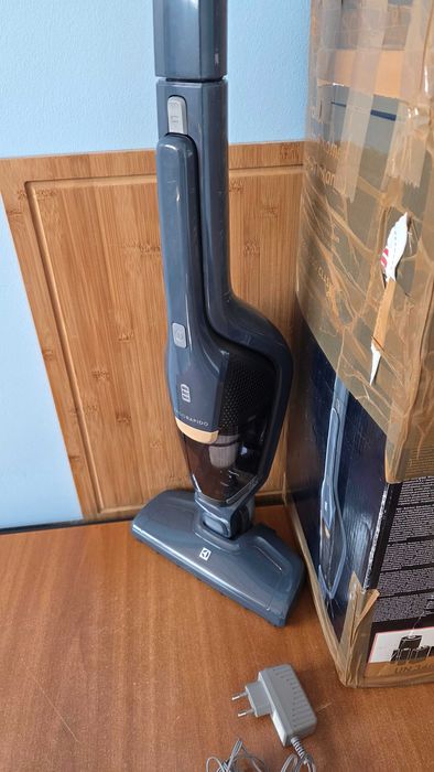 Electrolux Ergorapido EERC75DB - Odkurzacz bezprzewodowy