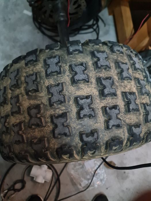 Vendo vários pneus para moto4