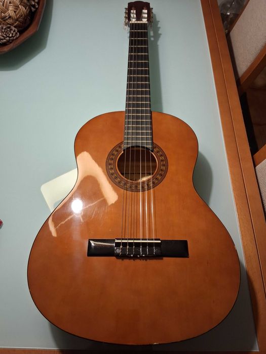 Guitarra clássica Toledo G330G 4/4 em bom estado