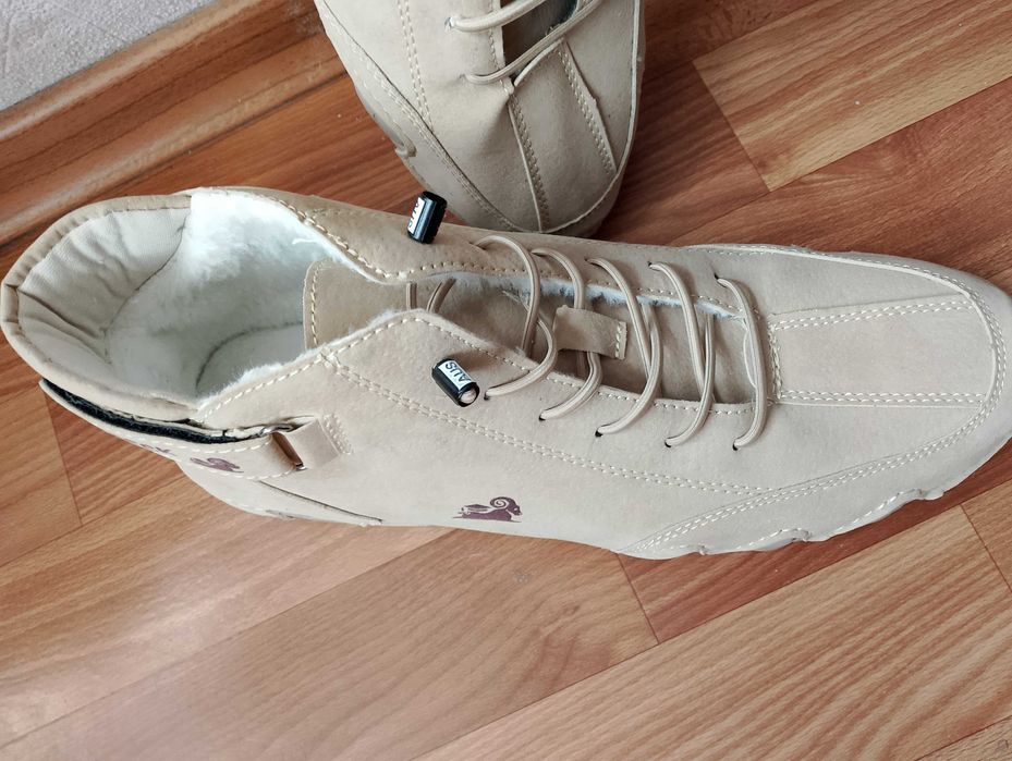 Черевикі кольору кайот