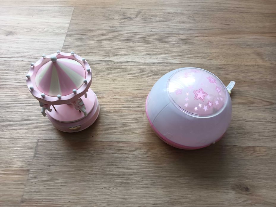 Carrossel com música e bola com luz e música