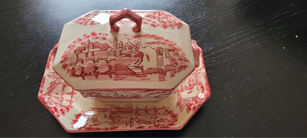 Louca Antiga pintada há mão