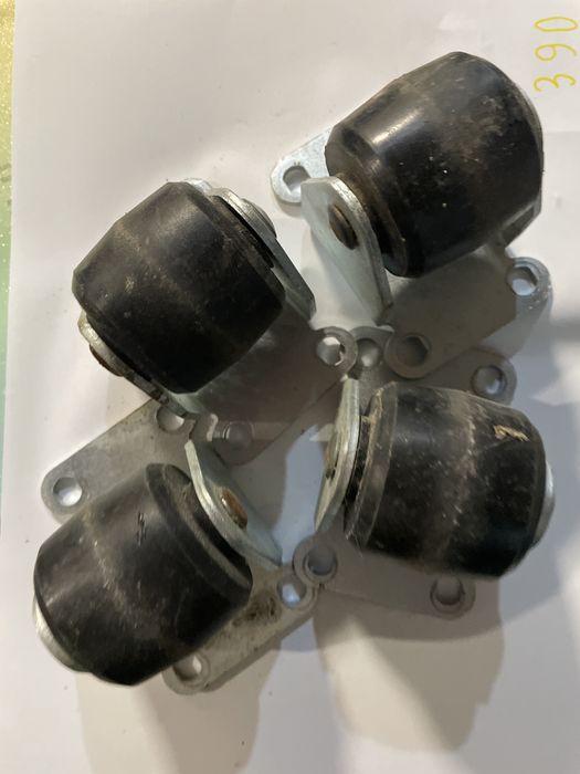 Колеса з серверної шафи APC 2-3 серії