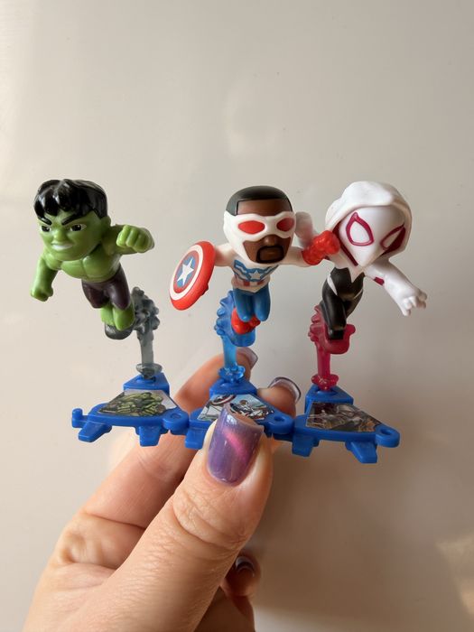 Фігурки kinder Marvel Халк