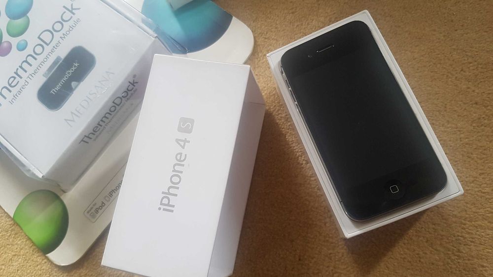 iPhone 4s telemóvel como novo com capas silicone novas e acessórios