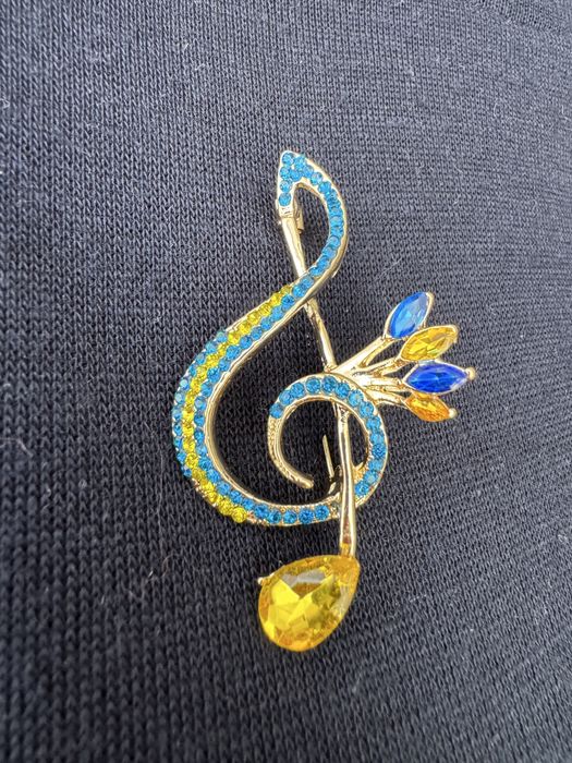 Гердан з бісеру та брошки