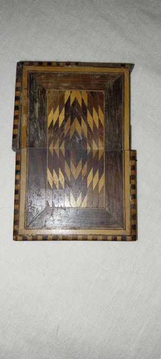 Caixa antiga em madeira para cartões de visita