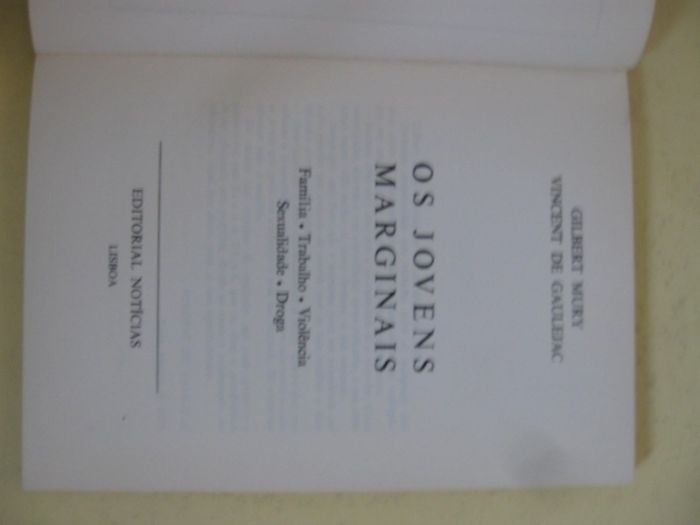 Os Jovens Marginais de Gilbert Mury e Vincent de Gaulejac