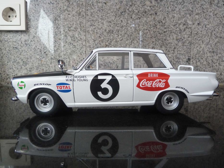 1:18 AutoArt, Ford Cortina GT MK I, 1964 Safari Winner, Minichamps
