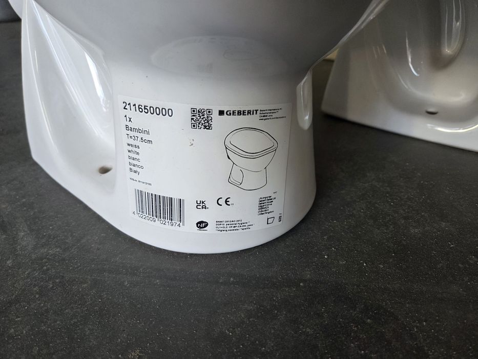 Umywalka, półpostument, miska GEBERIT BAMBINI