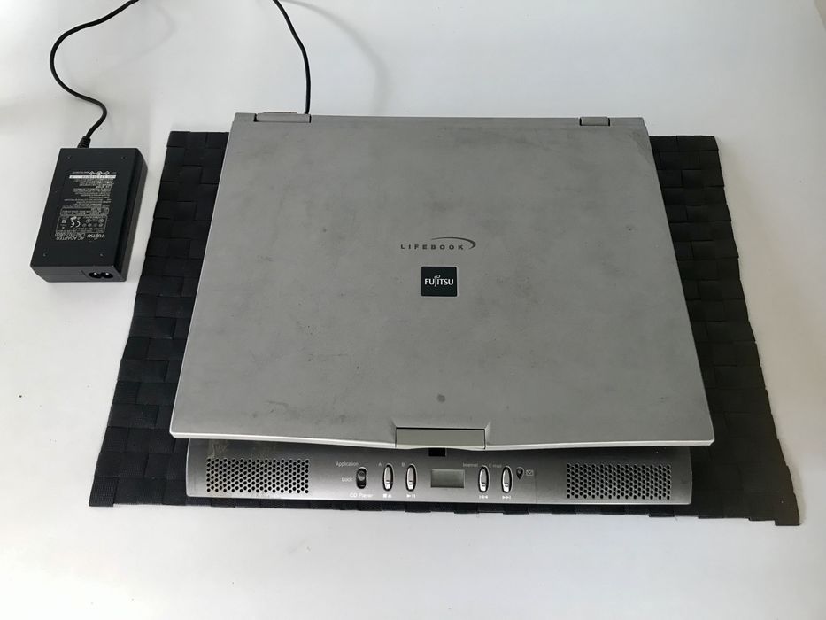 Laptop Fujitsu C4110 Lifebook (Boas Condições)