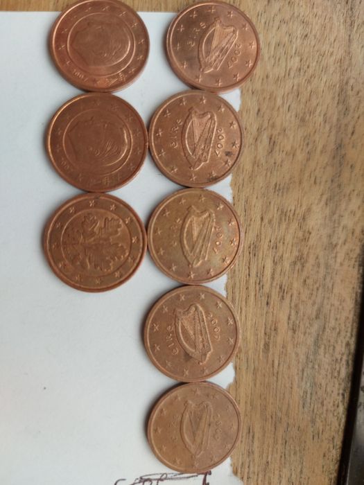 Moedas diferentes países com a data 2007