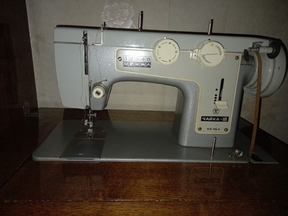 Швейная машинка Чайка-3 с ножным приводом
