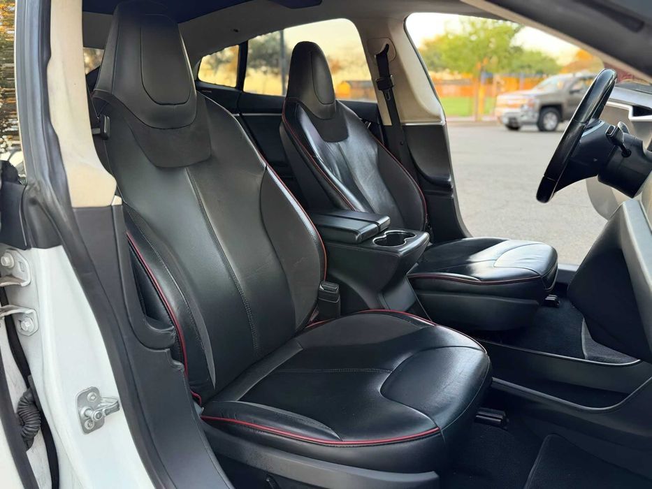Tesla Model S Performance      2013