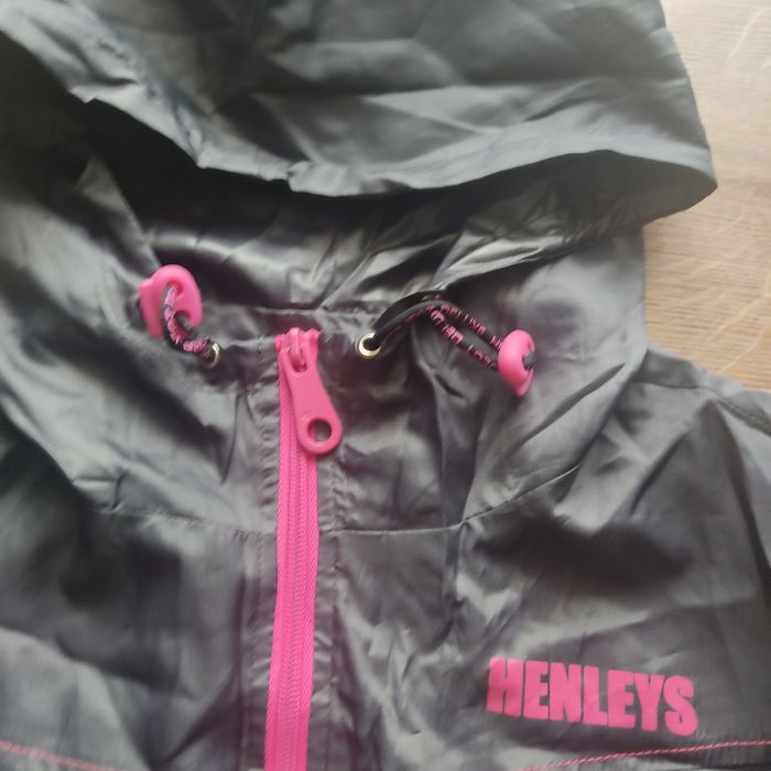 Kurtka do biegania i na rower. Henleys.