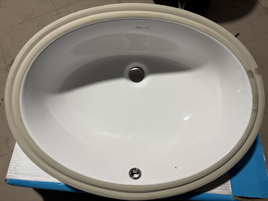 Раковина врізна під стільницю