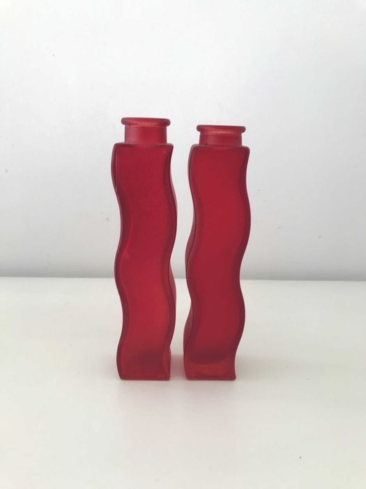 Conjunto Vintage 2 Vasos Vidro Vermelho IKEA Skamt Ondulado