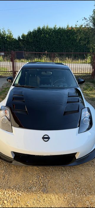 Maska z wlotami Nissan 350z