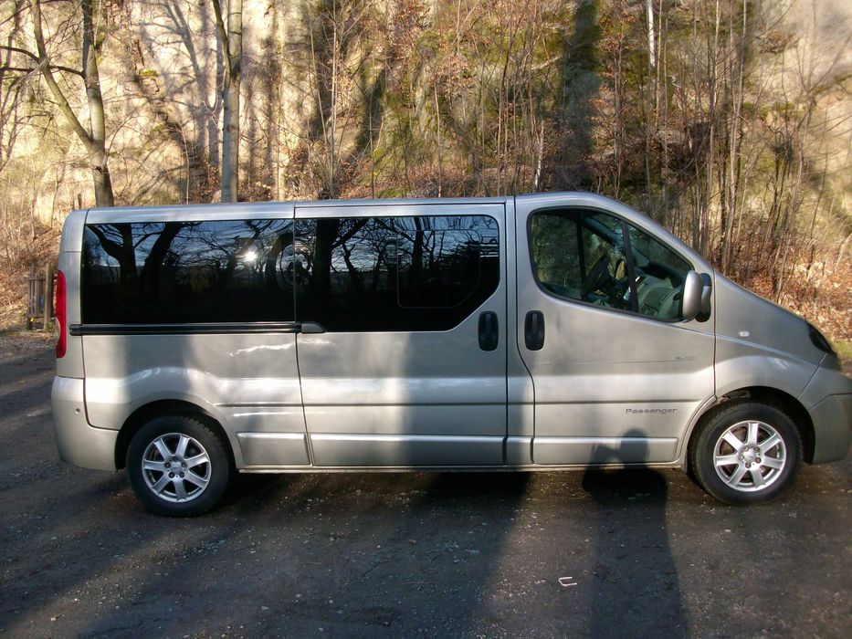 transport osobowy ,usługi mikrobusem 9 osobowym