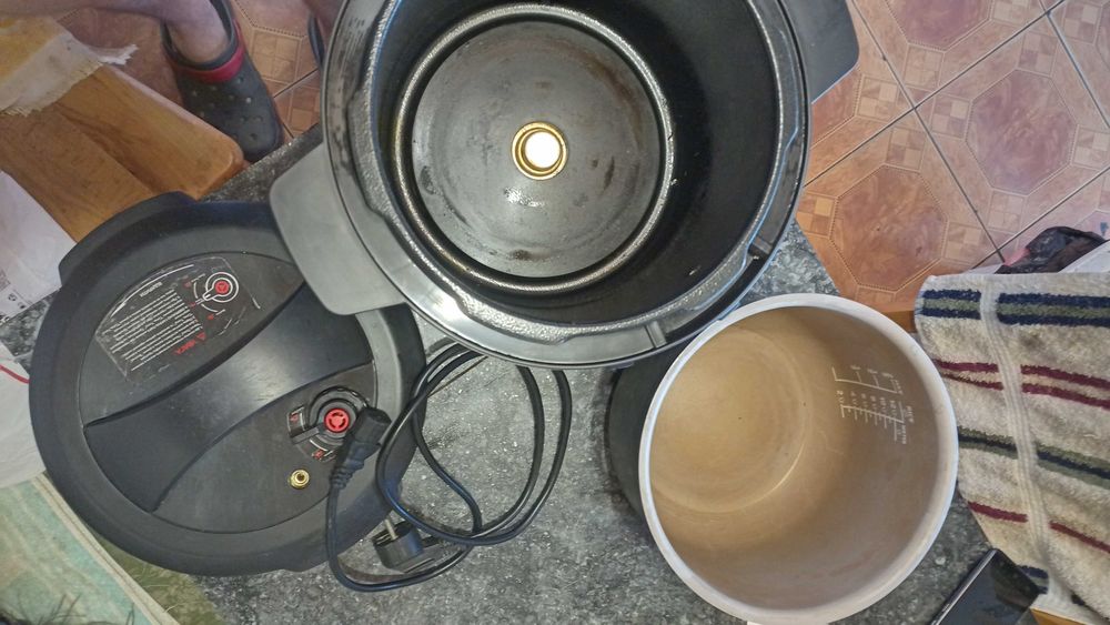 Продаю мультиварку Филипс.