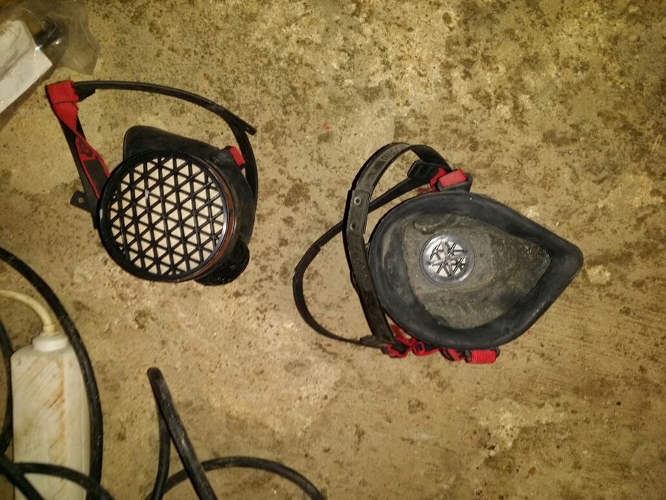 Máscaras, óculos, luvas, protecções para ouvidos etc