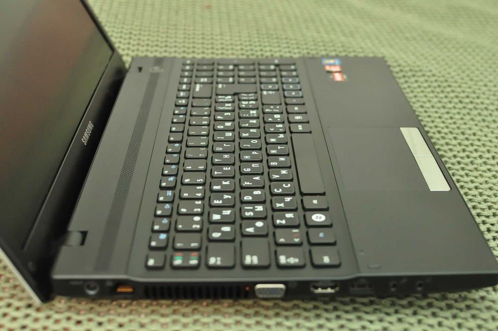 Игровой ноутбук Samsung 305  (AMD A8/16Gb/256Gb/ radeon-2Gb)