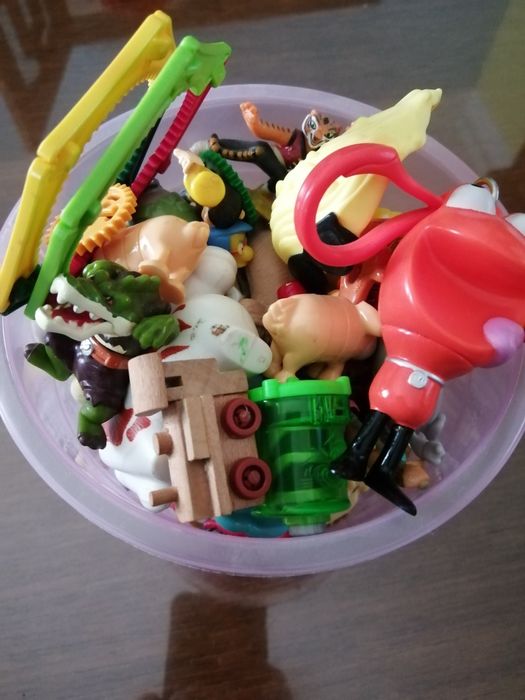 Bonecos /brinquedos miniatura lote 62 unidades