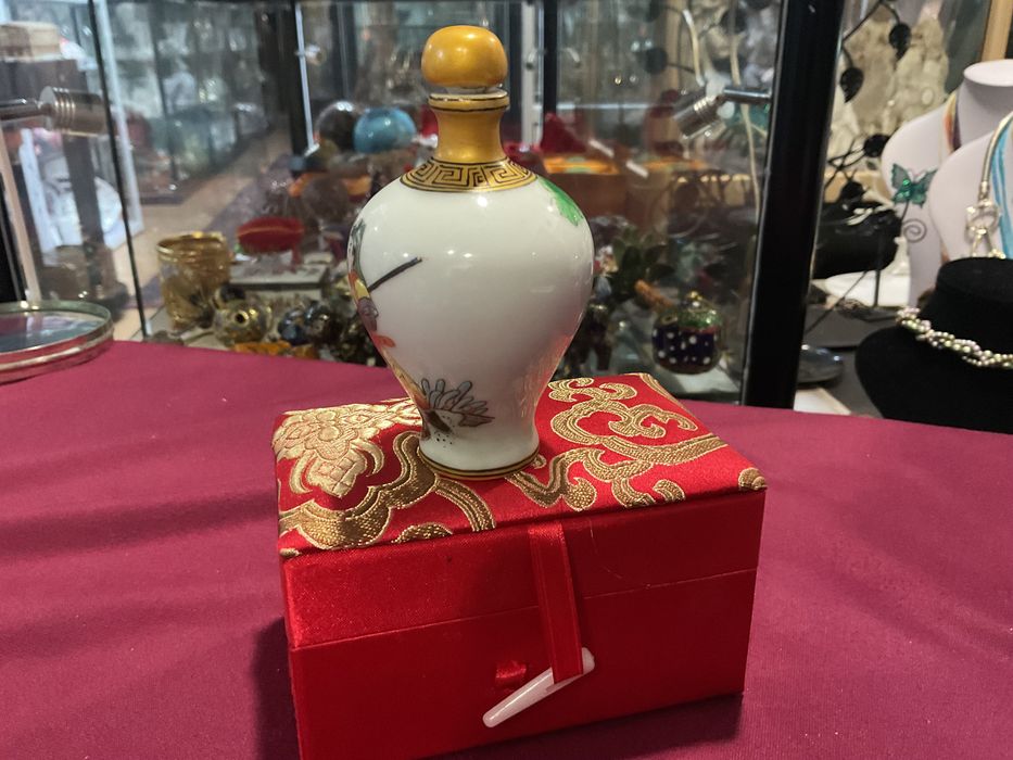 Snuff bottle com 9 cm oriental  sem caixa
