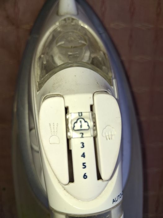 Подам электроутюг