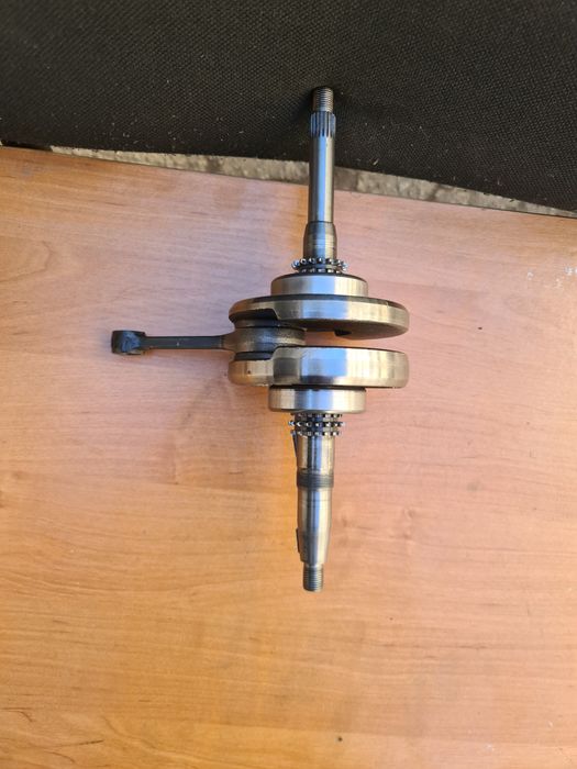 Коленчатый вал б/у на скутер 4 т. 150 куб.