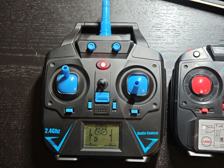 2 Drones com vários acessórios