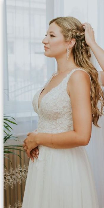 Suknia ślubna śmietanowa