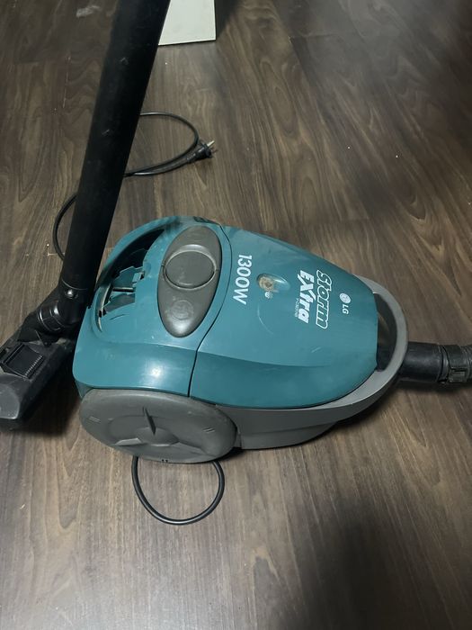 Пылесос LG 1300W