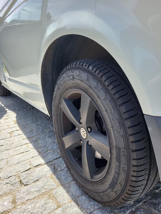 VW Transporter 2.5Tdi c/Frio foto 4