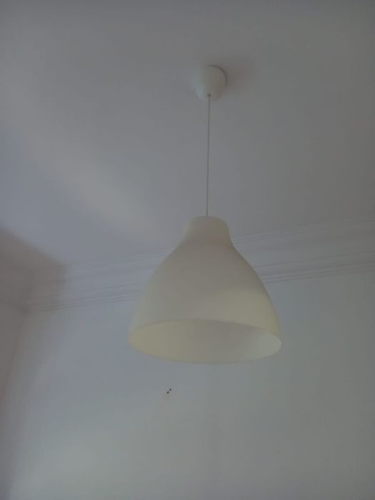 3 candeeiros preto com 2 brabcoe de oferta