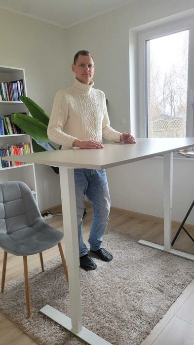 Sprzedam używane biurko Ikea z regulacją wysokości 160x80 cm, stan bdb