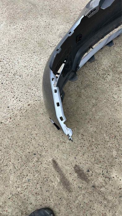 Бампер передній Tesla model Y