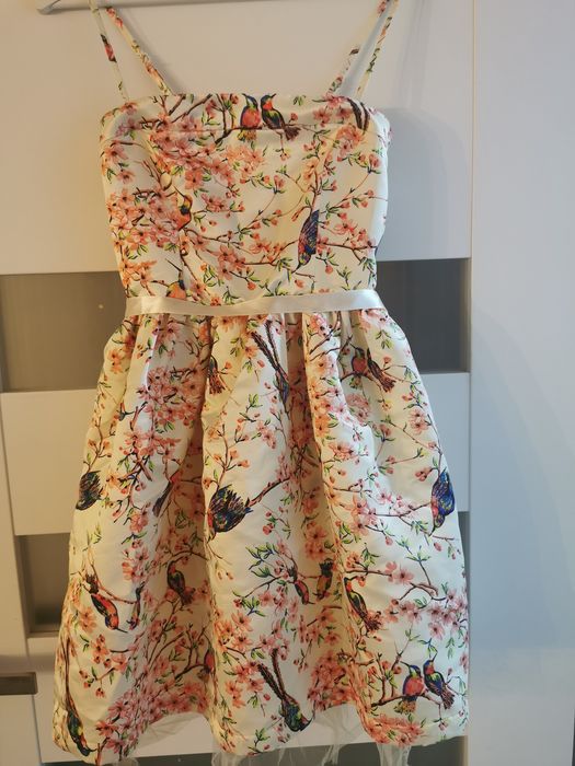 Elegancka sukienka dziewczęca 170 cm / xs