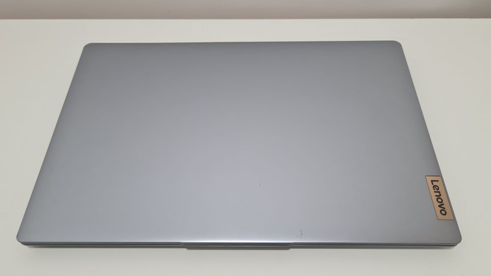 Ноутбук Lenovo Slim 3 15AMN8/15.6" FHD/Ryzen 5 7520u/8 GbRAM/512 GbSSD