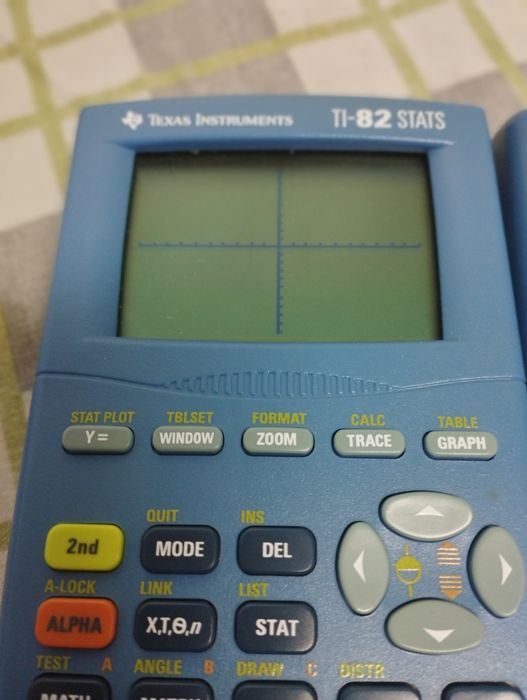 Calculadora Gráfica Texas Instruments Ti-82 STATS + CASIO científica