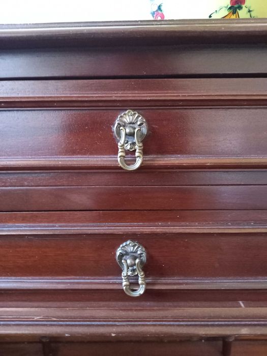 Mesa de cabeceira / cómoda antiga em madeira maciça