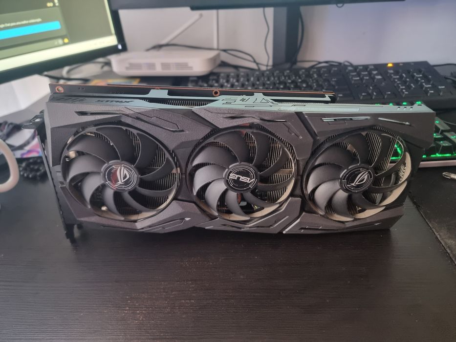 ASUS ROG STRIX RX 5700XT GAMING OC 8GB
