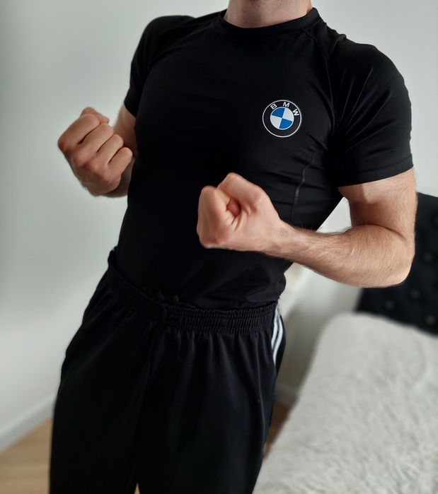 Czarny t-shirt bmw