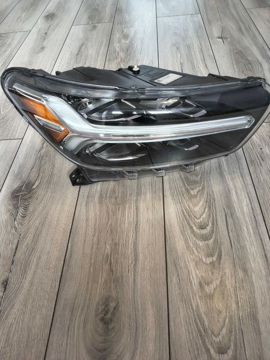 Lampa przód Full LED Volvo XC40