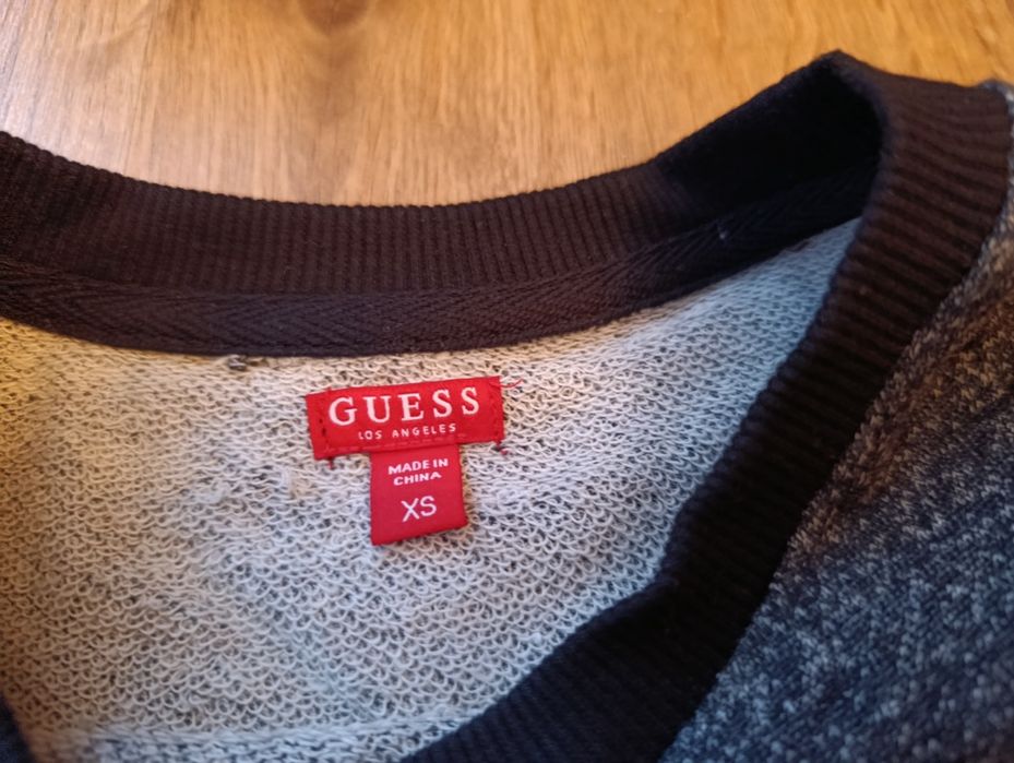 Bluza marki Guess