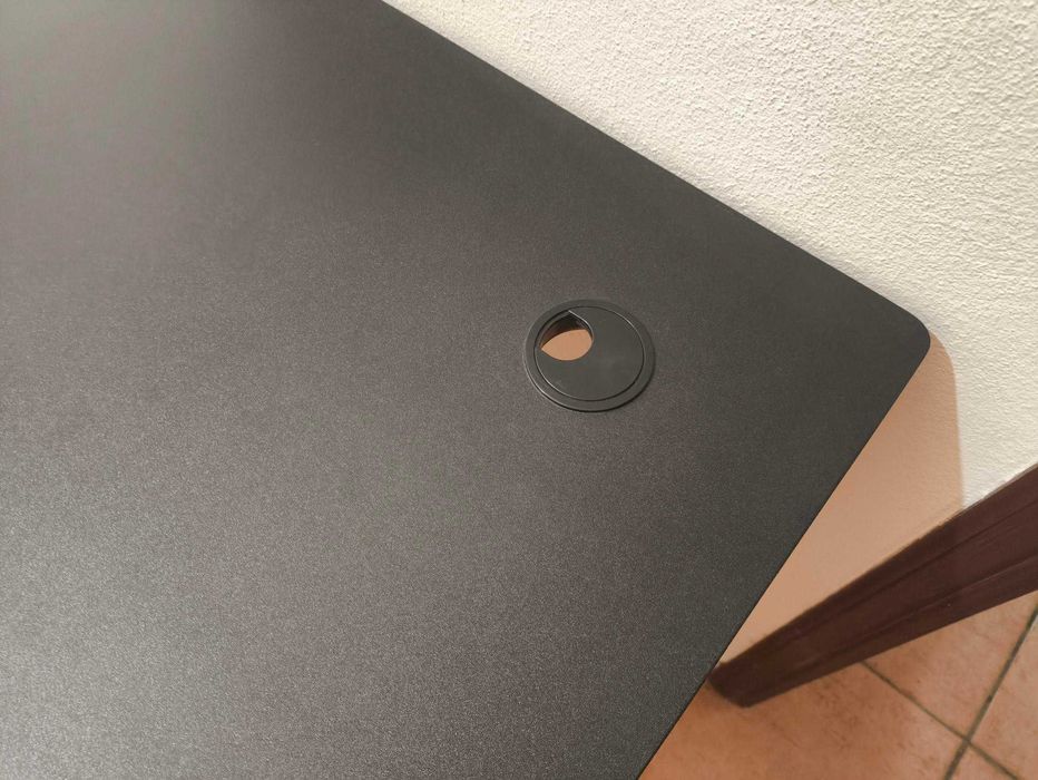 Mesa Trust Gxt 711x Dominus e Cadeira Trust GXT707 Resto Gaming