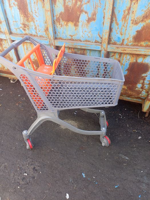 Тележка в отличном состоянии всё как на фото.