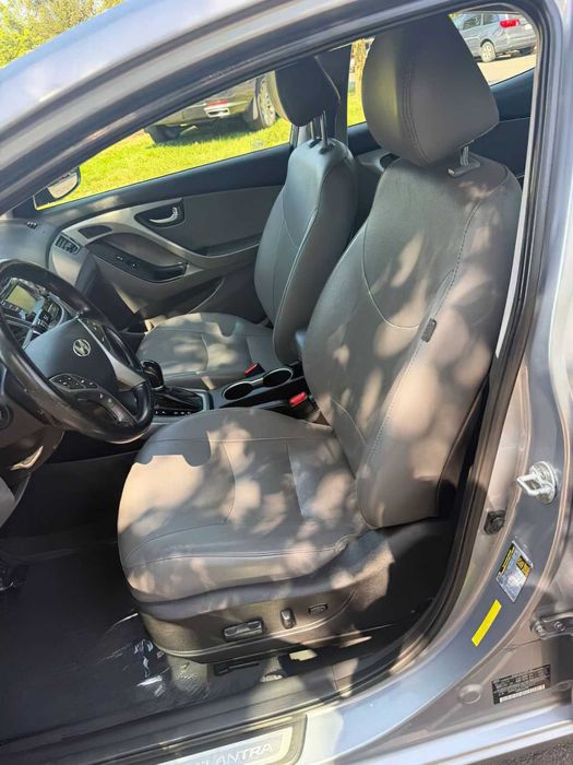 Hyundai Elantra Limited      2015