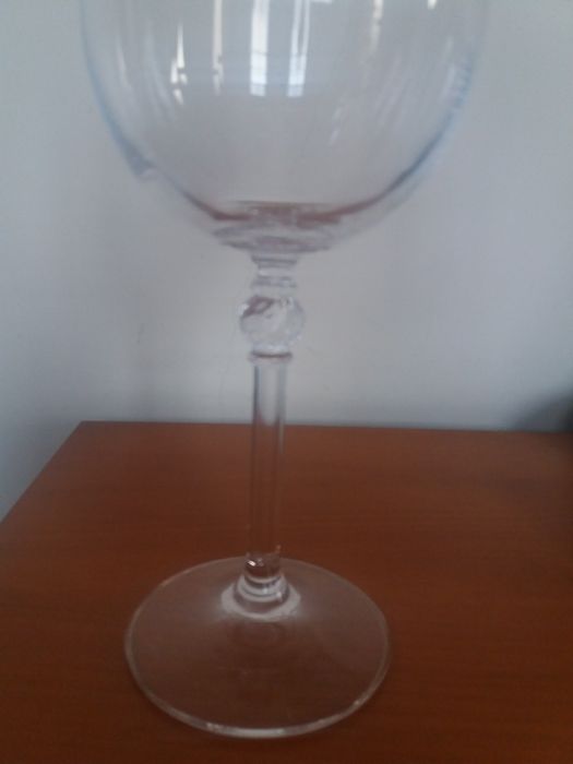 Copos de vinha branco de vidro