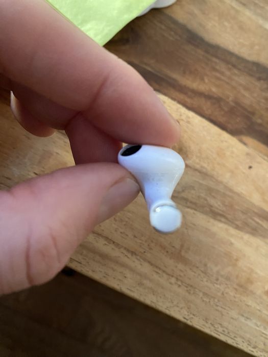 AirPods 3. generacji – model A2565